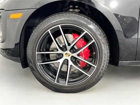 Certified 2022 Porsche Macan S image 33