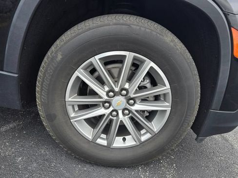 Used 2023 Chevrolet Traverse LT AWD/4WD image 11