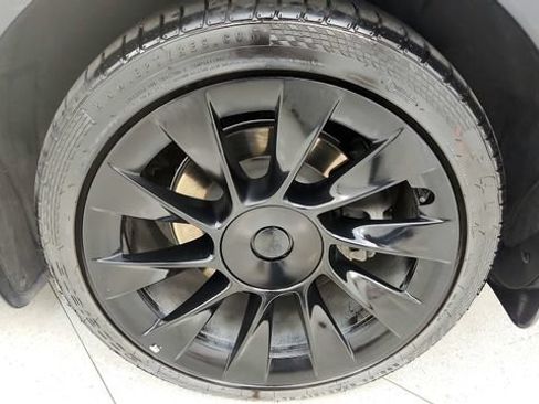 Used 2022 Tesla Model Y Long Range AWD/4WD image 81