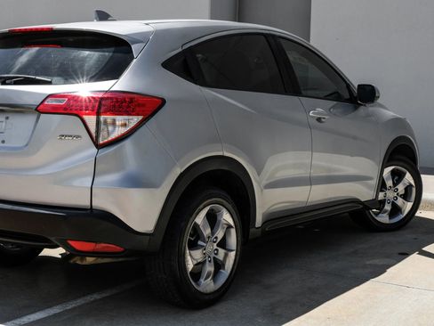 Used 2021 Honda HR-V LX image 15