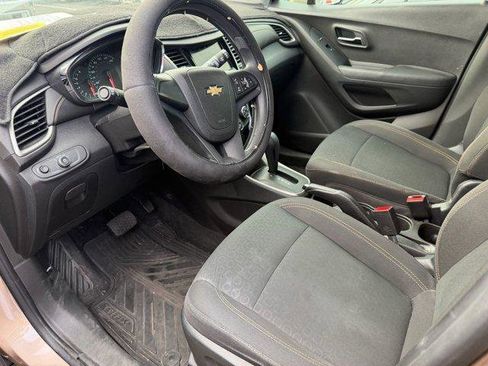 Used 2018 Chevrolet Trax LS image 7
