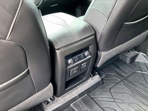 Used 2020 Chevrolet Traverse Premier w/ Redline Edition AWD/4WD image 10