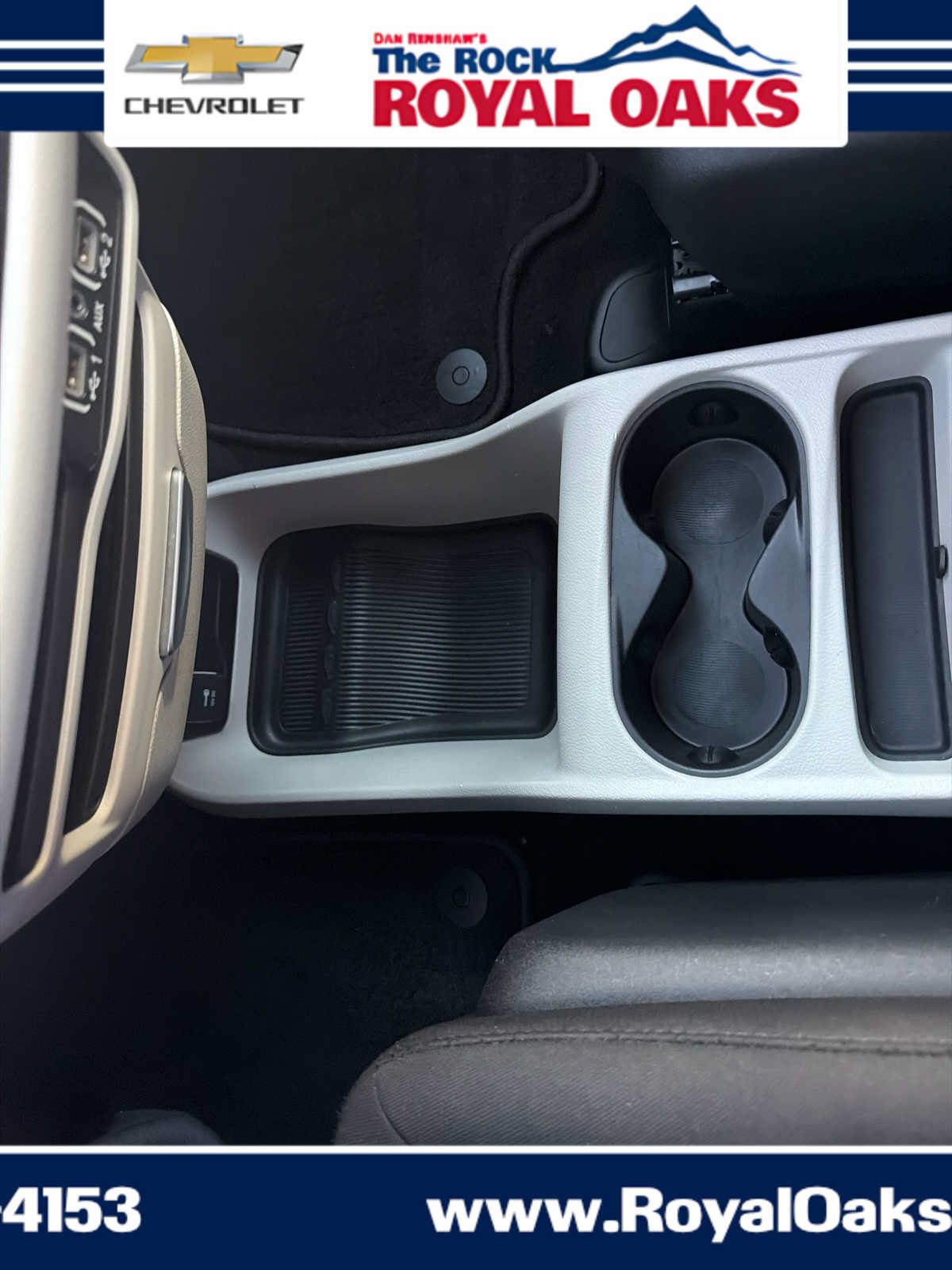 Used 2023 Chrysler Voyager LX FWD image 44