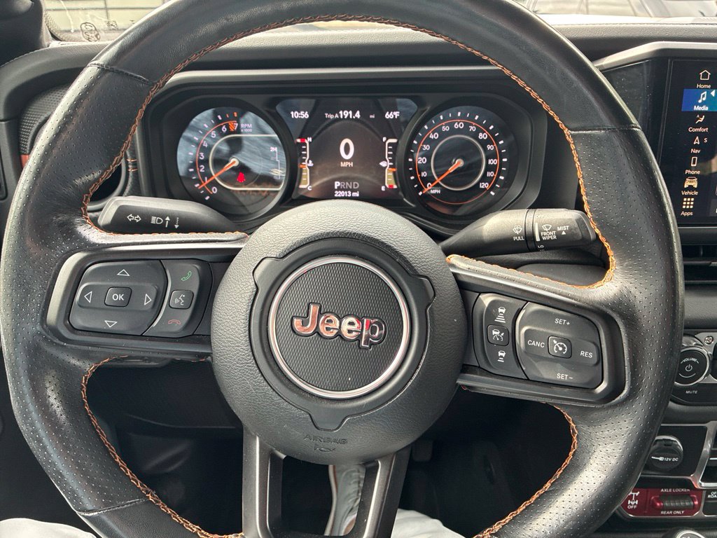 Used 2024 Jeep Gladiator Mojave w/ Technology Group AWD/4WD image 22