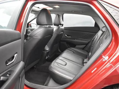 Used 2024 Hyundai Elantra Limited FWD image 15