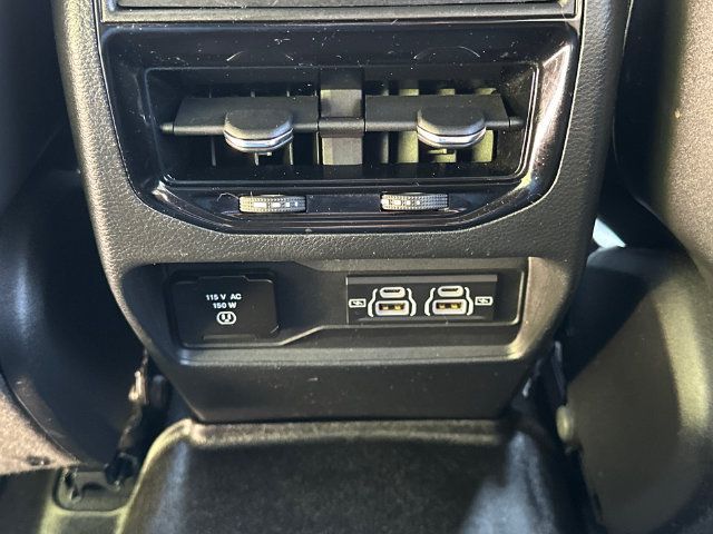 Used 2023 Jeep Grand Cherokee Altitude RWD image 18
