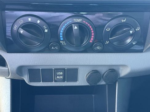 Used 2015 Toyota Tacoma PreRunner image 17