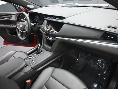 Used 2022 Cadillac XT5 Premium Luxury w/ Technology Package AWD/4WD image 28