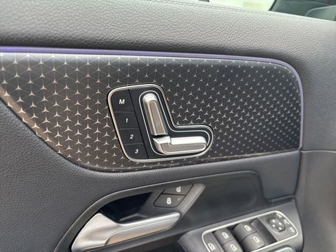 Used 2025 Mercedes-Benz GLA 250 image 22