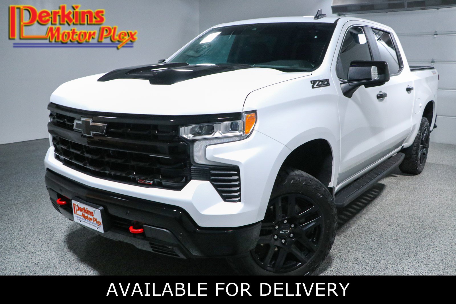 Used 2024 Chevrolet Silverado 1500 LT Trail Boss w/ LT Trail Boss Premium Package AWD/4WD image 1