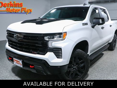 Used 2024 Chevrolet Silverado 1500 LT Trail Boss w/ LT Trail Boss Premium Package AWD/4WD image 1