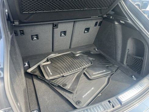 Used 2018 Porsche Macan image 34