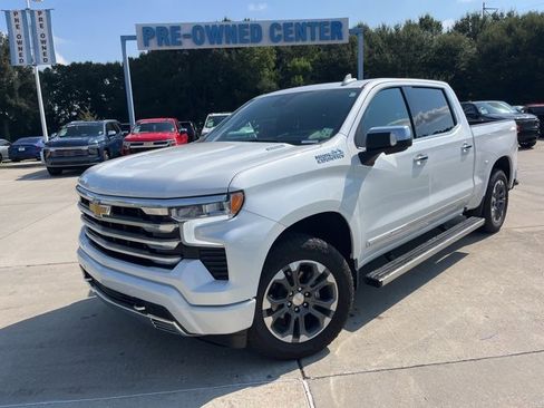 Used 2025 Chevrolet Silverado 1500 High Country w/ Technology Package image 2