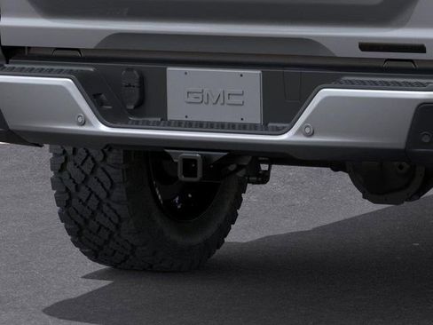 New 2026 GMC Canyon Elevation w/ LPO, Black Badging Package RWD image 14