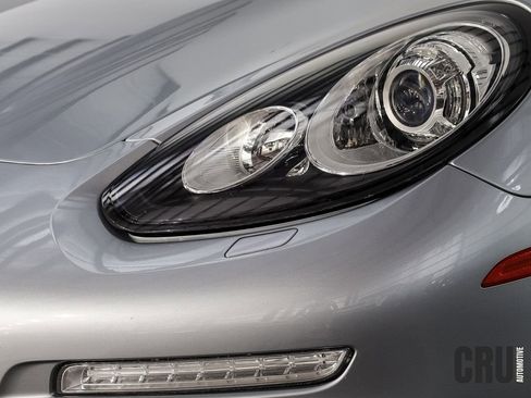 Used 2014 Porsche Panamera 4 image 5