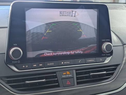 Used 2025 Nissan Altima 2.5 SV FWD image 20
