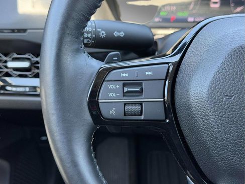 Used 2025 Honda Accord Touring image 8