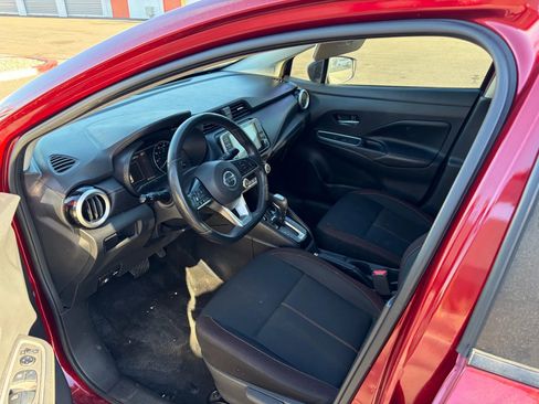 Used 2020 Nissan Versa SR image 9