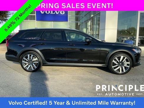 Certified 2024 Volvo V90 B6 Cross Country Ultimate w/ Protection Package Premier AWD/4WD image 7