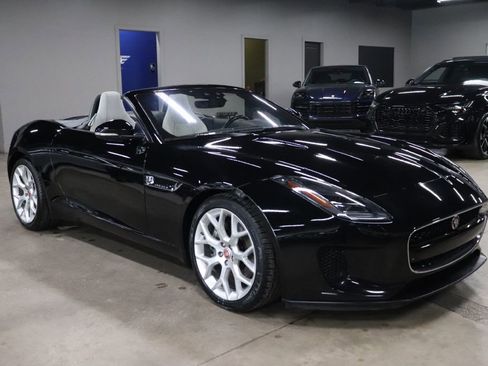 Used 2019 Jaguar F-TYPE Convertible image 14
