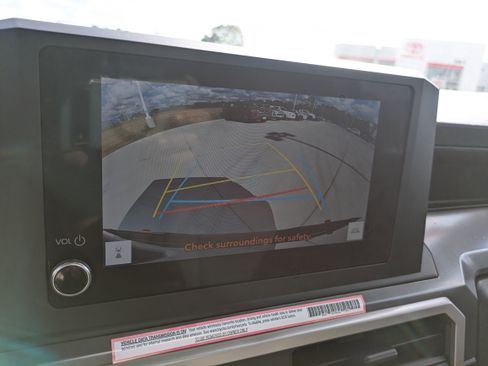 Used 2024 Toyota Tacoma TRD Off-Road image 21