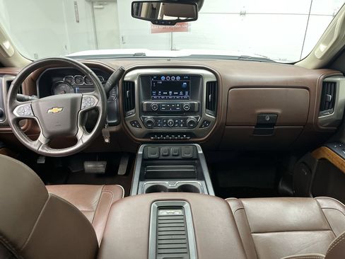 Used 2016 Chevrolet Silverado 2500 High Country w/ Duramax Plus Package image 4