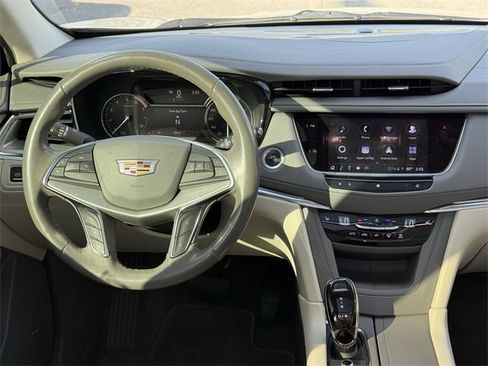 Used 2021 Cadillac XT5 Premium Luxury image 21