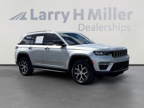 Used 2025 Jeep Grand Cherokee Limited w/ Luxury Tech Group II image 8