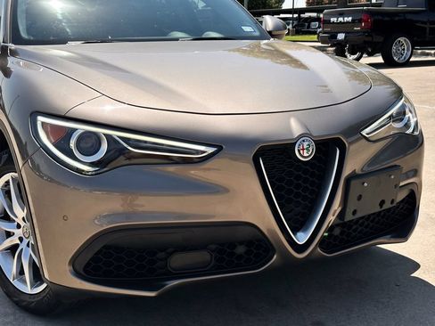 Used 2019 Alfa Romeo Stelvio Ti Lusso w/ Quick Order Package 22X Lusso AWD/4WD image 2
