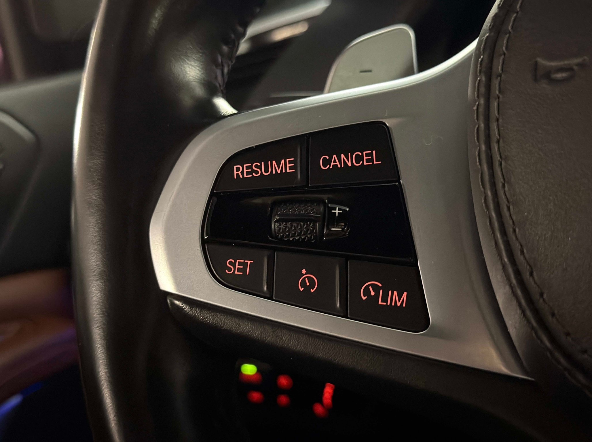 Used 2021 BMW X7 xDrive40i w/ M Sport Package AWD/4WD image 45