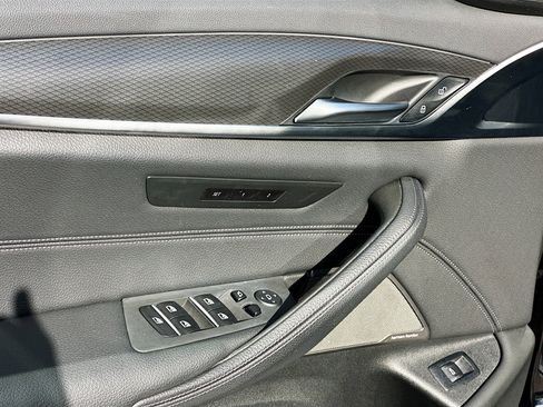 Used 2023 BMW 540i w/ M Sport Package image 18