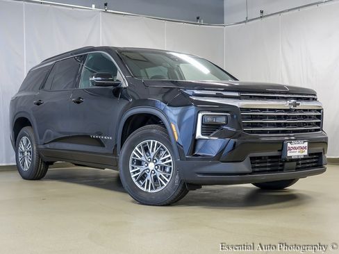 New 2026 Chevrolet Traverse LT w/ Driver Confidence Package image 2