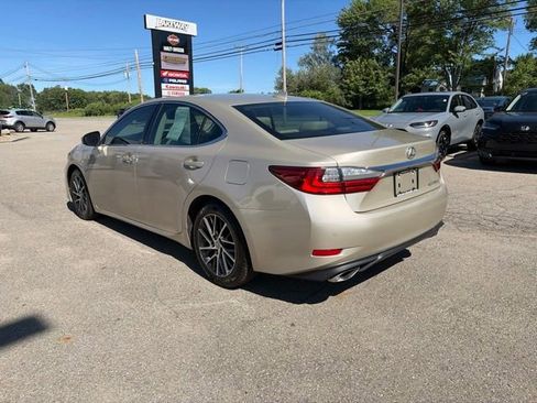 Used 2016 Lexus ES 350 w/ Luxury Package w/Wood Trim FWD image 3