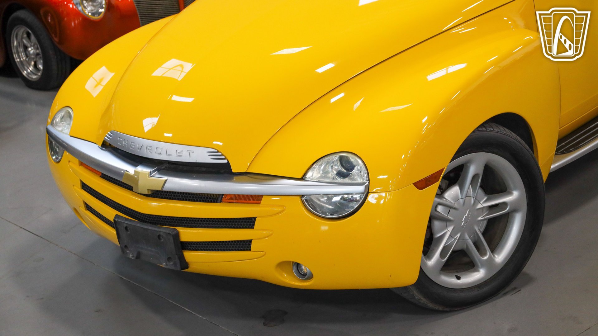 Used 2004 Chevrolet SSR w/ Preferred Equipment Group RWD image 3