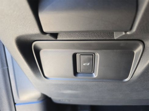 Certified 2025 Land Rover Discovery Sport S image 26