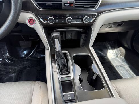Used 2018 Honda Accord EX image 14