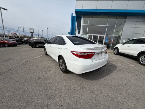 Used 2016 Toyota Camry SE image 4