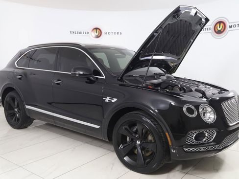 Used 2018 Bentley Bentayga image 30