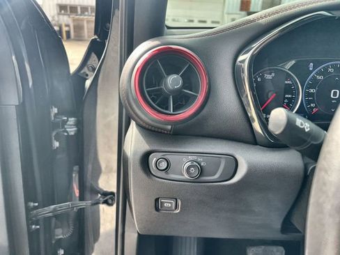 Used 2021 Chevrolet Blazer RS w/ Enhanced Convenience Package image 17