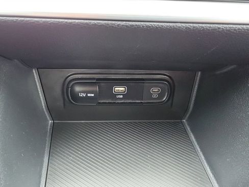 Used 2025 Kia Sportage LX image 19