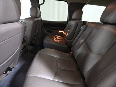 Used 2003 Chevrolet Suburban LT w/ LT Preferred Equipment Group image 7