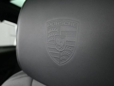 Certified 2026 Porsche Macan AWD/4WD image 10