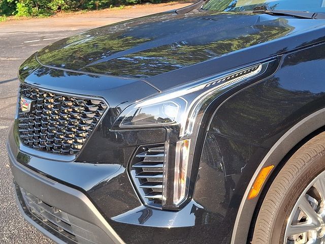 Used 2021 Cadillac XT4 Luxury w/ Cold Weather Package AWD/4WD image 9