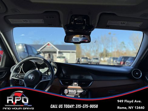 Used 2019 Alfa Romeo Giulia Ti w/ Quick Order Package 22X Lusso image 22