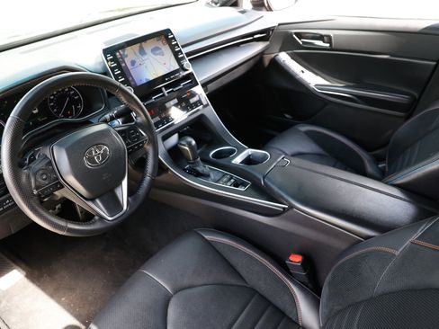 Used 2022 Toyota Avalon XSE FWD image 6
