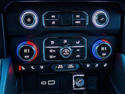 Used 2022 GMC Yukon AT4 w/ Max Trailering Package image 18