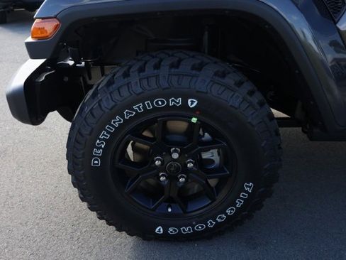 New 2025 Jeep Gladiator Willys image 11