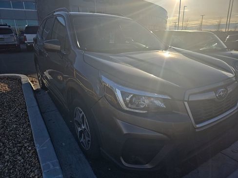 Used 2019 Subaru Forester Premium image 4