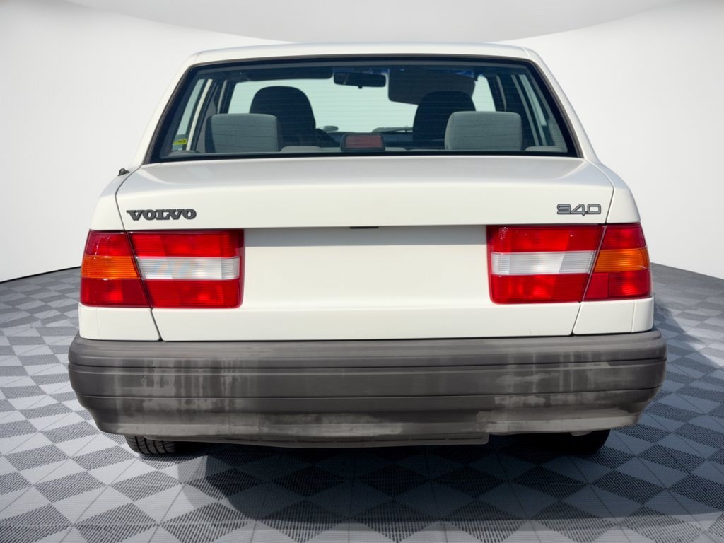 Used 1994 Volvo 940 Sedan RWD image 11