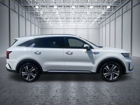 Used 2023 Kia Sorento EX AWD/4WD image 4
